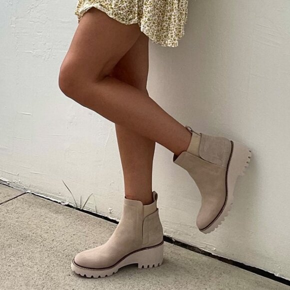 New DOLCE VITA Huey H20 Leather Chelsea Boot Off White 8.5 MSRP $140 - Picture 1 of 7
